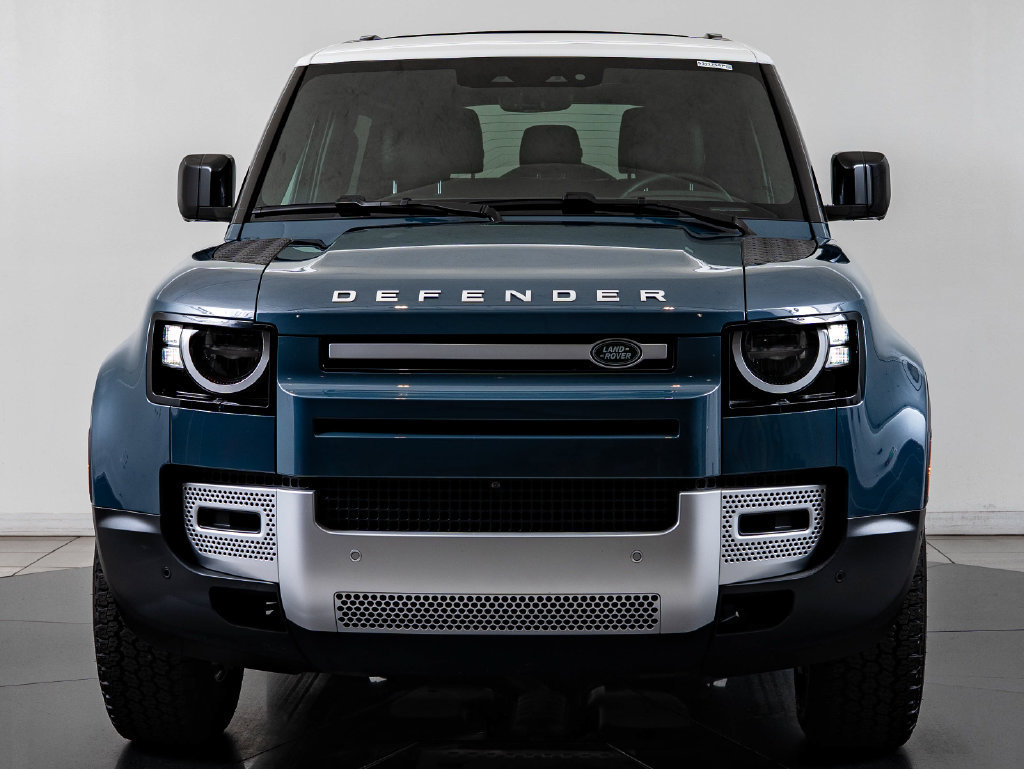 Used 2023 Land Rover Defender 90 S AWD/4WD image 2