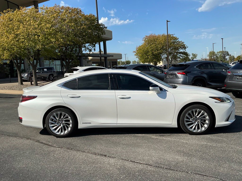 Used 2019 Lexus ES 300h FWD image 2