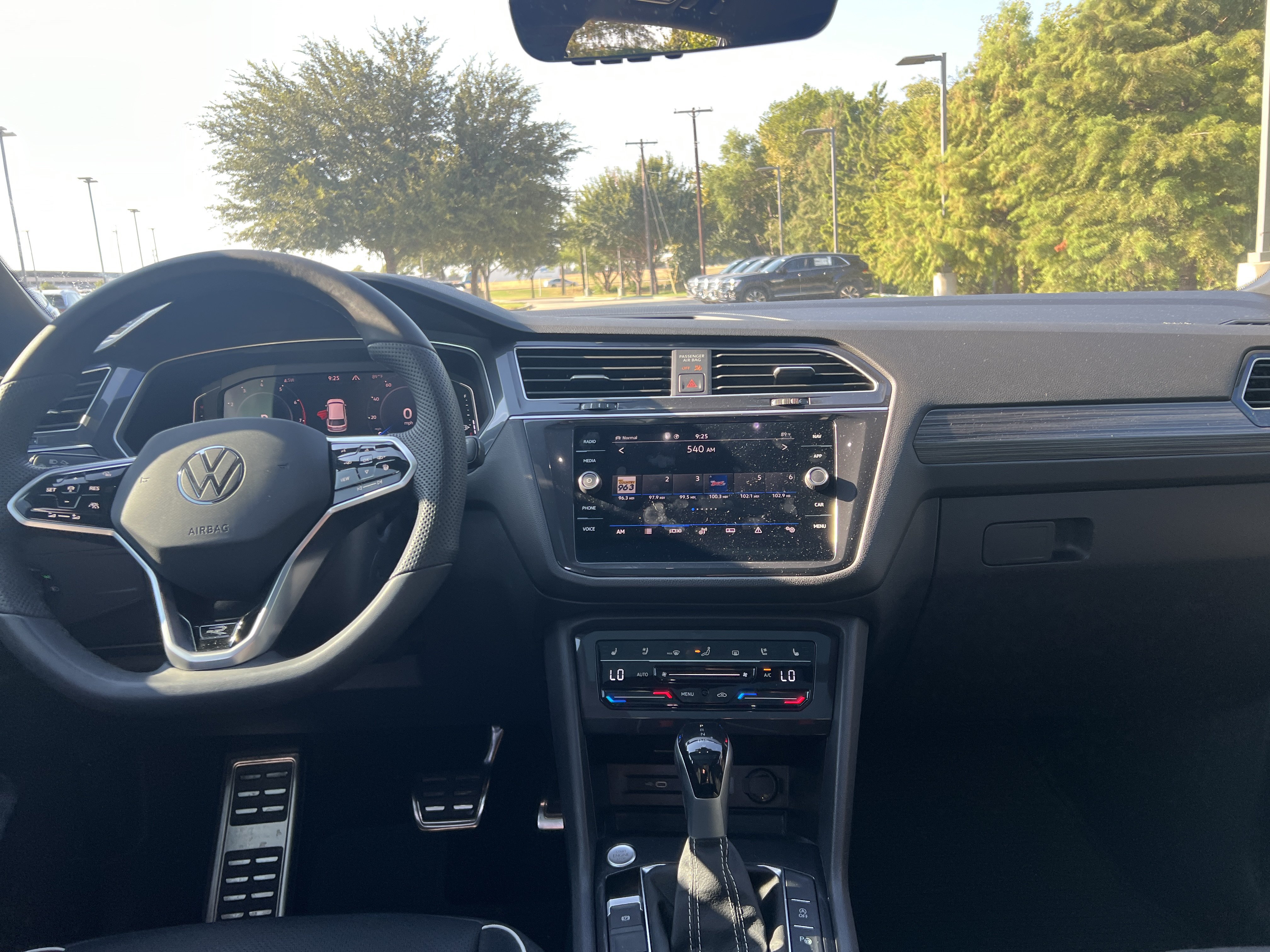 Used 2024 Volkswagen Tiguan SEL R-Line AWD/4WD image 27