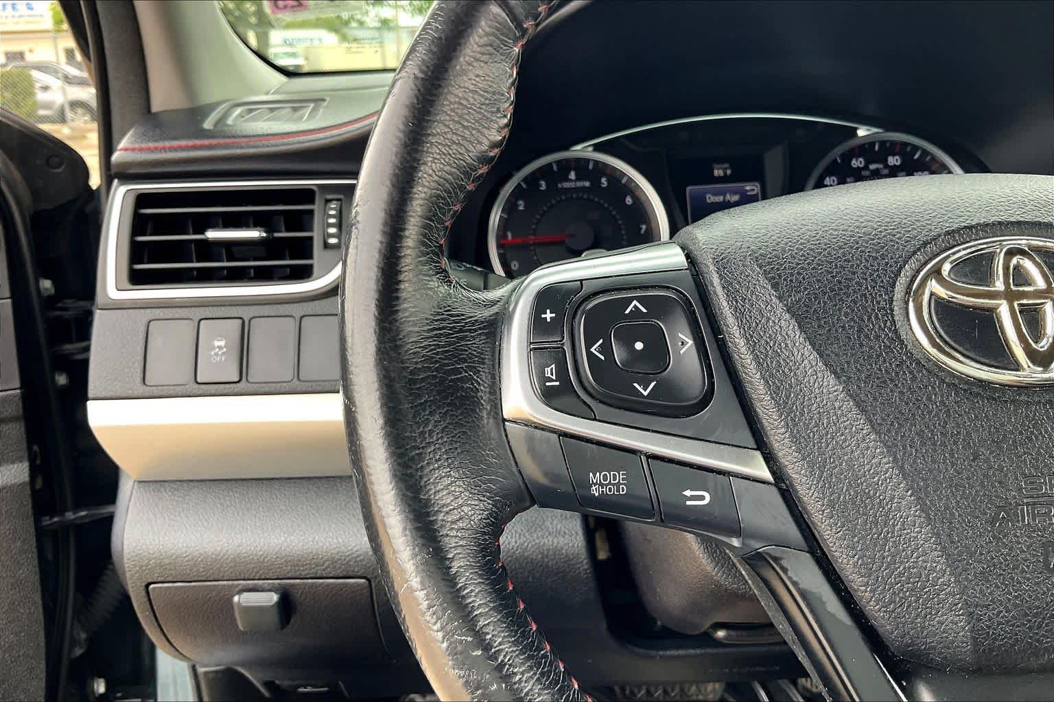 Used 2017 Toyota Camry LE FWD image 21