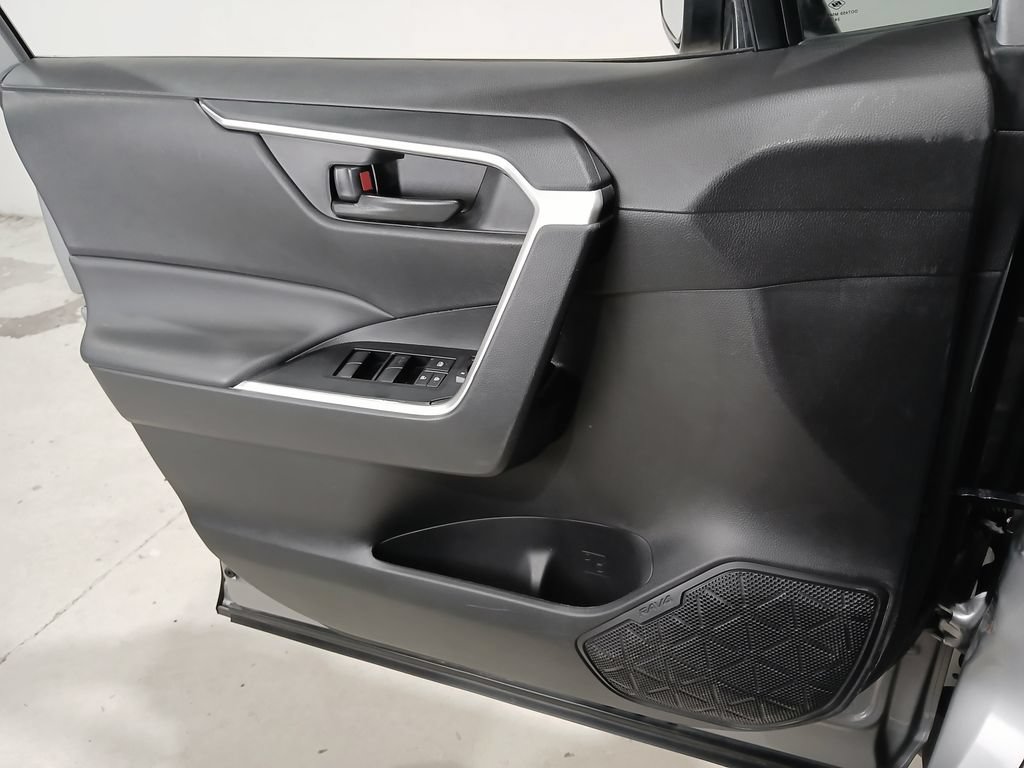 Used 2025 Toyota RAV4 LE AWD/4WD image 27