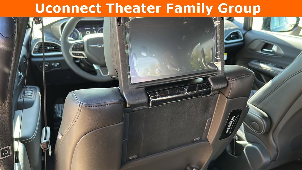 New 2026 Chrysler Pacifica Select image 26