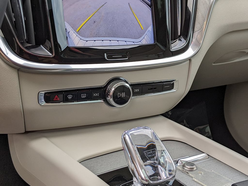 Certified 2026 Volvo V60 B5 Cross Country Ultra w/ Protection Package Premier AWD/4WD image 18