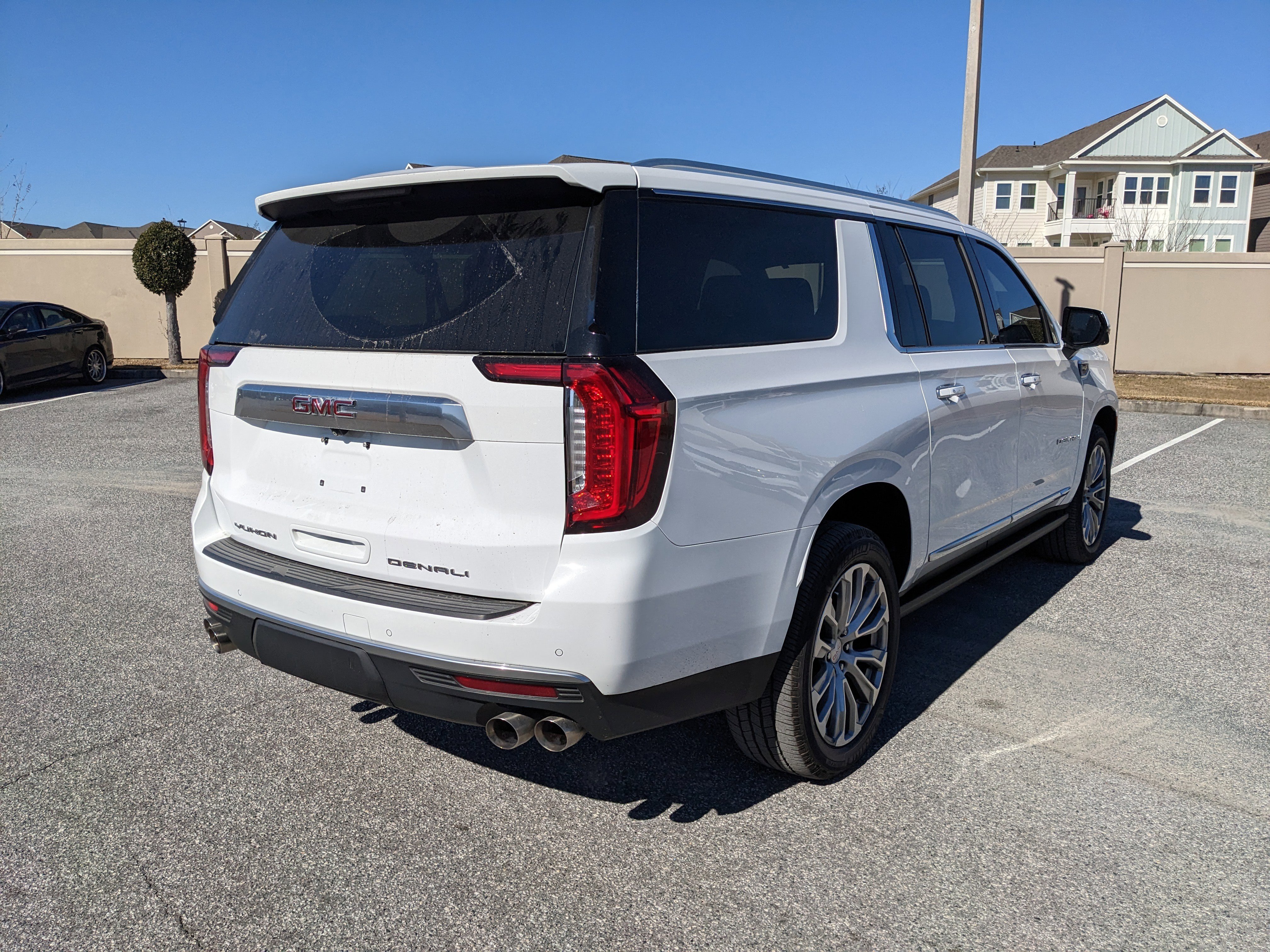 Used 2022 GMC Yukon XL Denali image 7