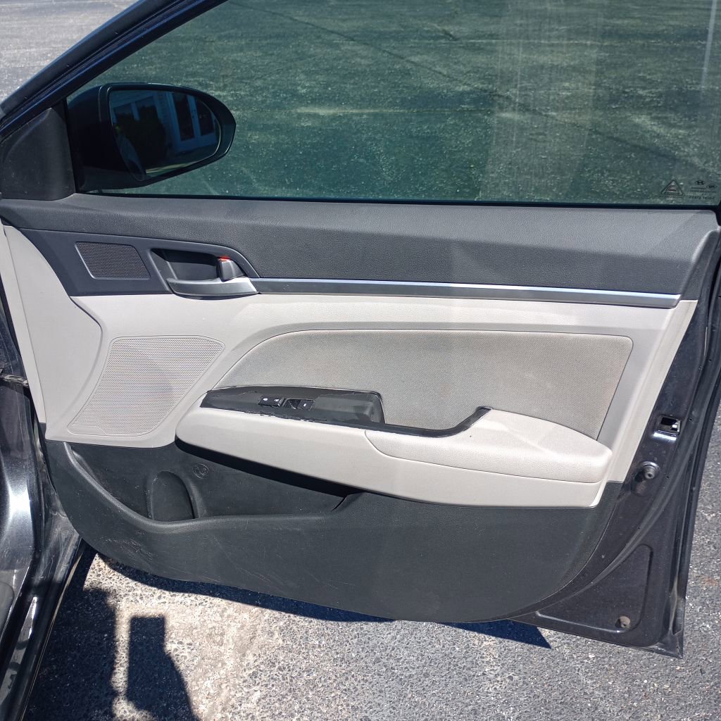 Used 2020 Hyundai Elantra SEL FWD image 22