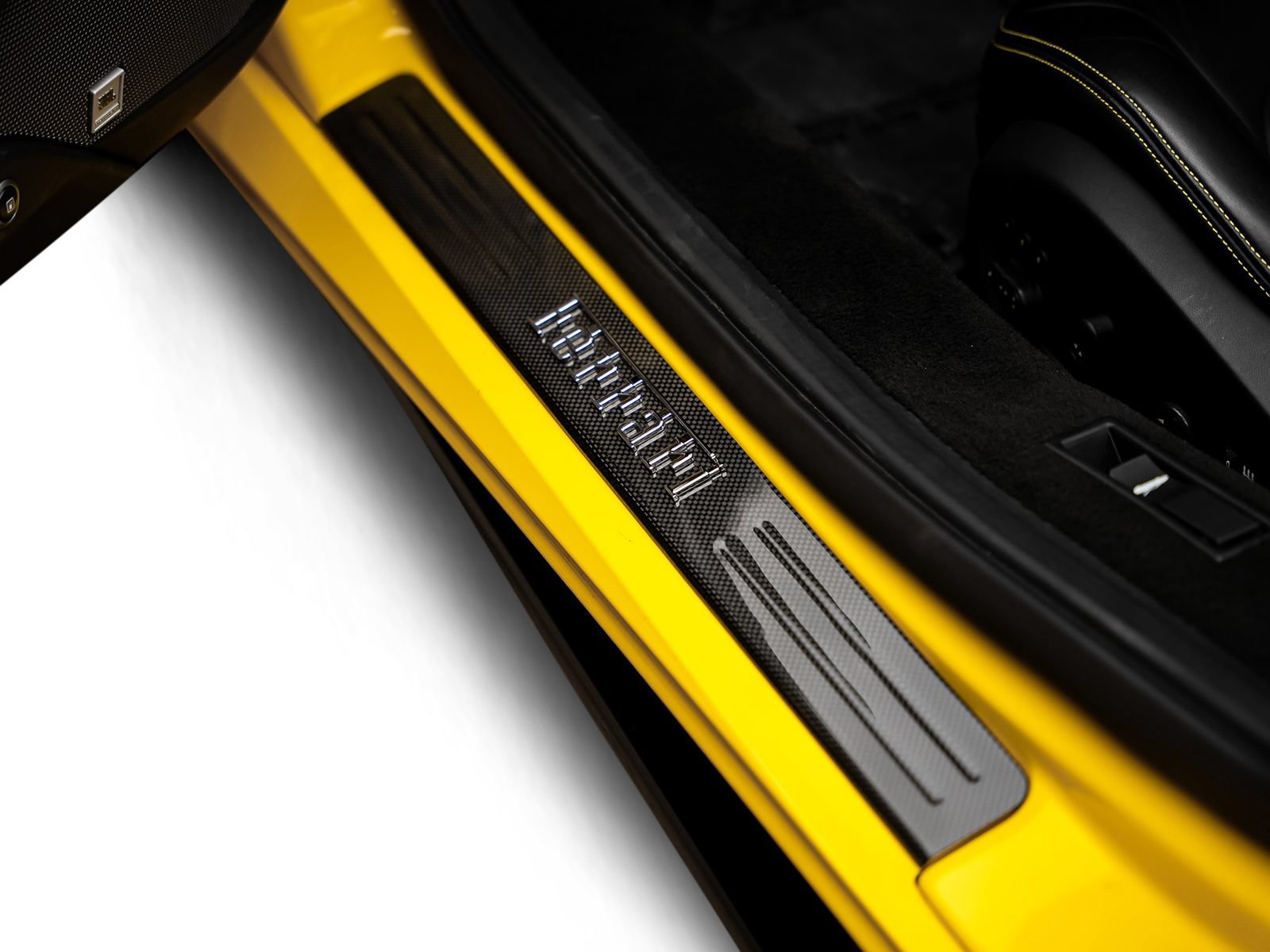 Used 2017 Ferrari 488 Spider RWD image 62