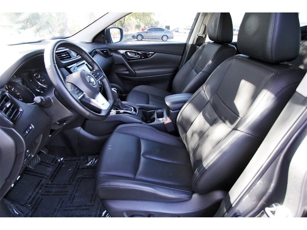 Certified 2022 Nissan Rogue Sport SL image 6