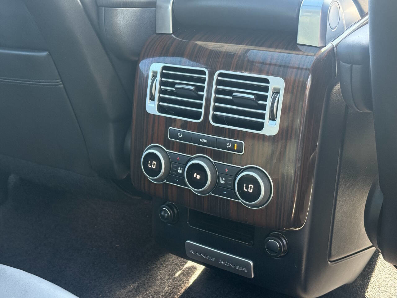 Used 2016 Land Rover Range Rover Supercharged image 27