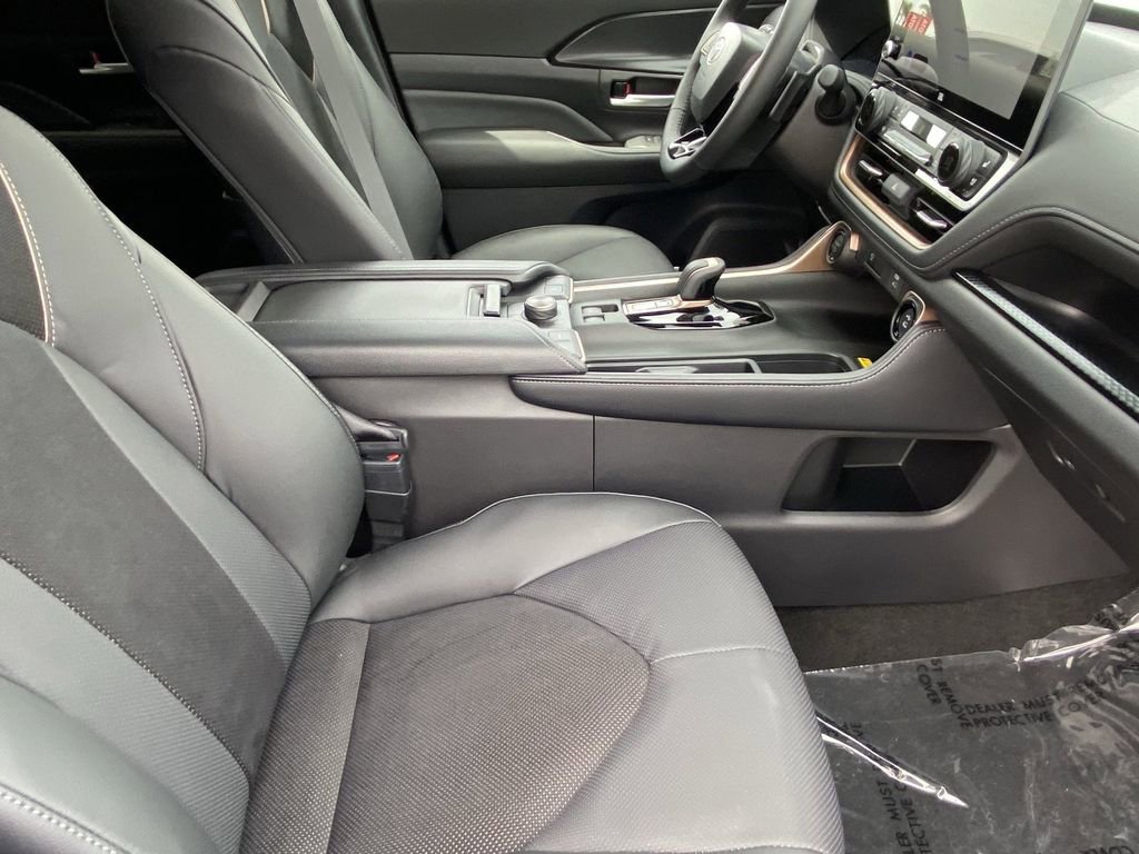 Certified 2026 Toyota Grand Highlander AWD Hybrid image 17