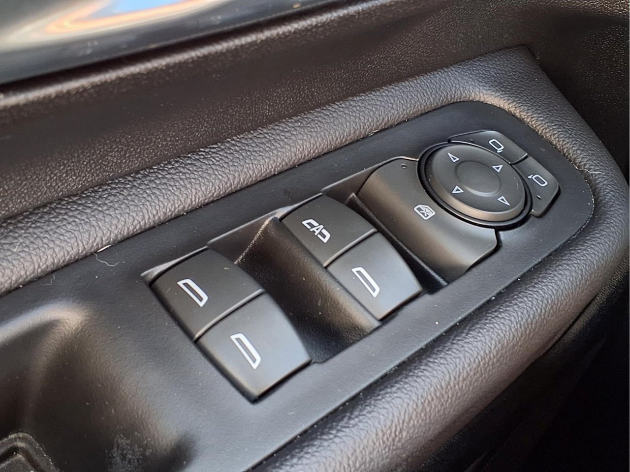 Used 2022 GMC Terrain SLT AWD/4WD image 25