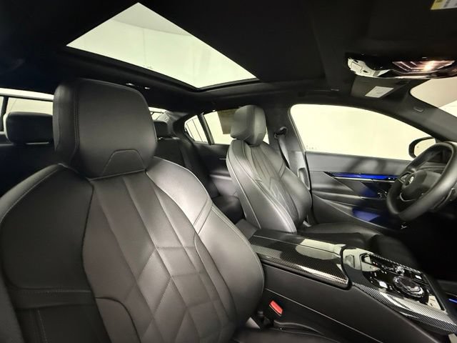 Used 2025 BMW 540i xDrive AWD/4WD image 31
