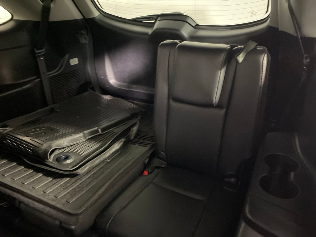 Used 2019 Toyota Highlander SE AWD/4WD image 14