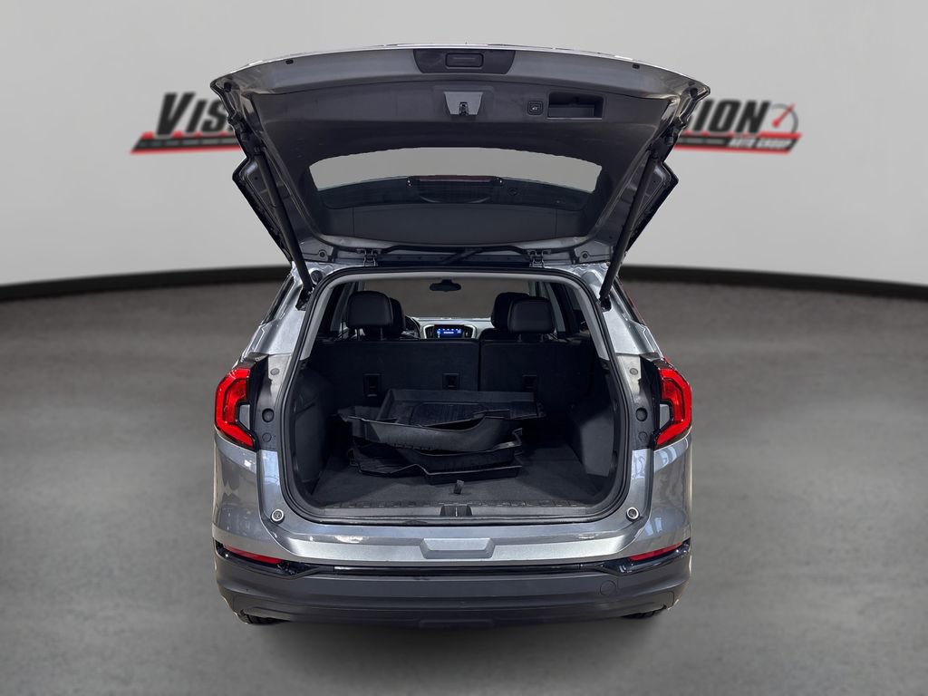 Used 2021 GMC Terrain SLT w/ Elevation Edition image 11