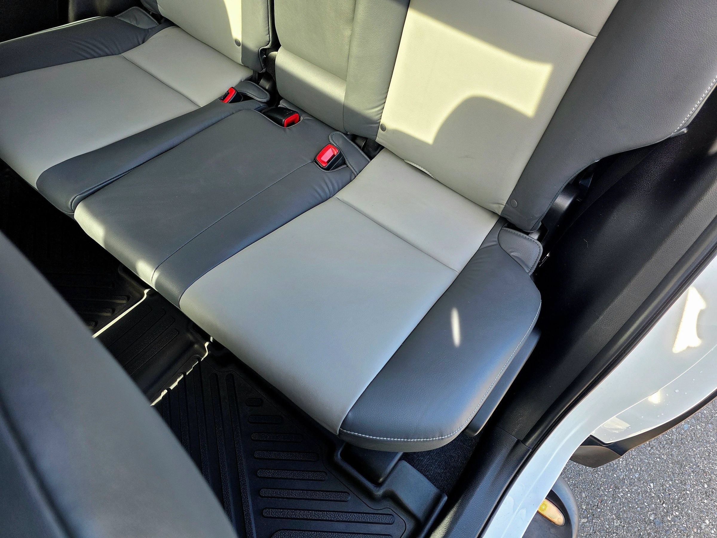 Used 2014 Toyota RAV4 Limited w/ Technology Package AWD/4WD image 49