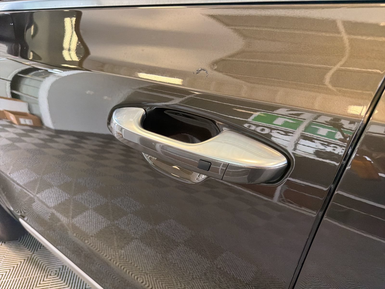 Used 2025 Kia Telluride S FWD image 7