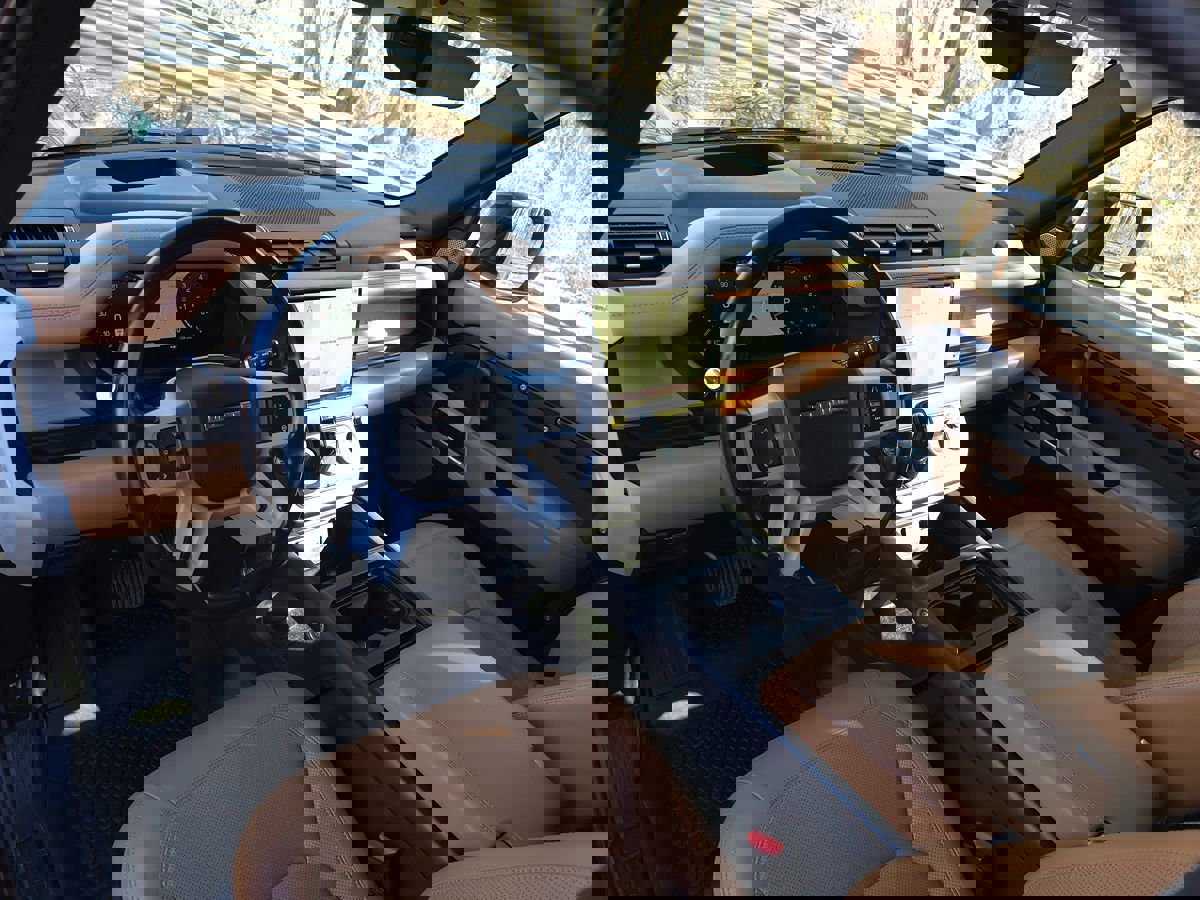 Used 2023 Land Rover Defender 130 S image 2