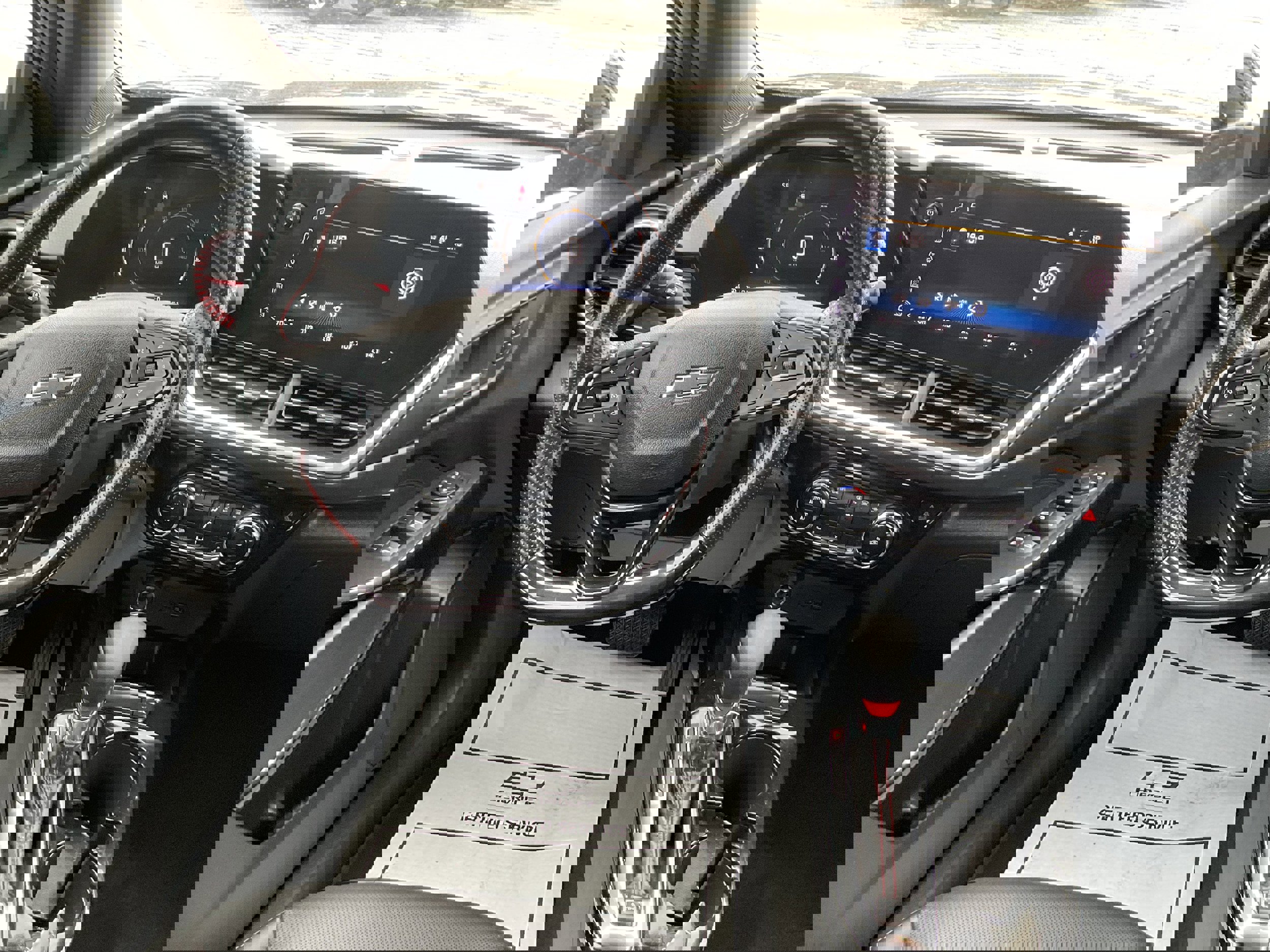 Certified 2024 Chevrolet Trax RS w/ Driver Confidence Package image 5