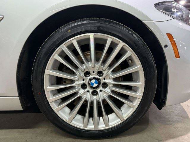 Used 2014 BMW 550i xDrive Sedan AWD/4WD image 43