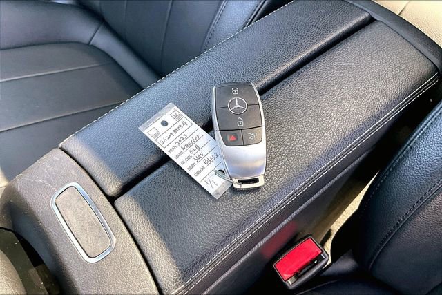 Used 2023 Mercedes-Benz GLB 250 4MATIC image 10