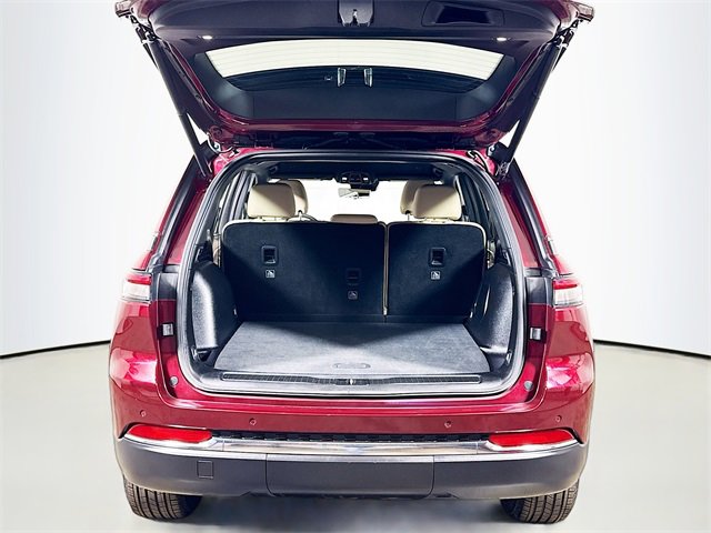 Used 2023 Jeep Grand Cherokee Limited w/ Luxury Tech Group II image 25