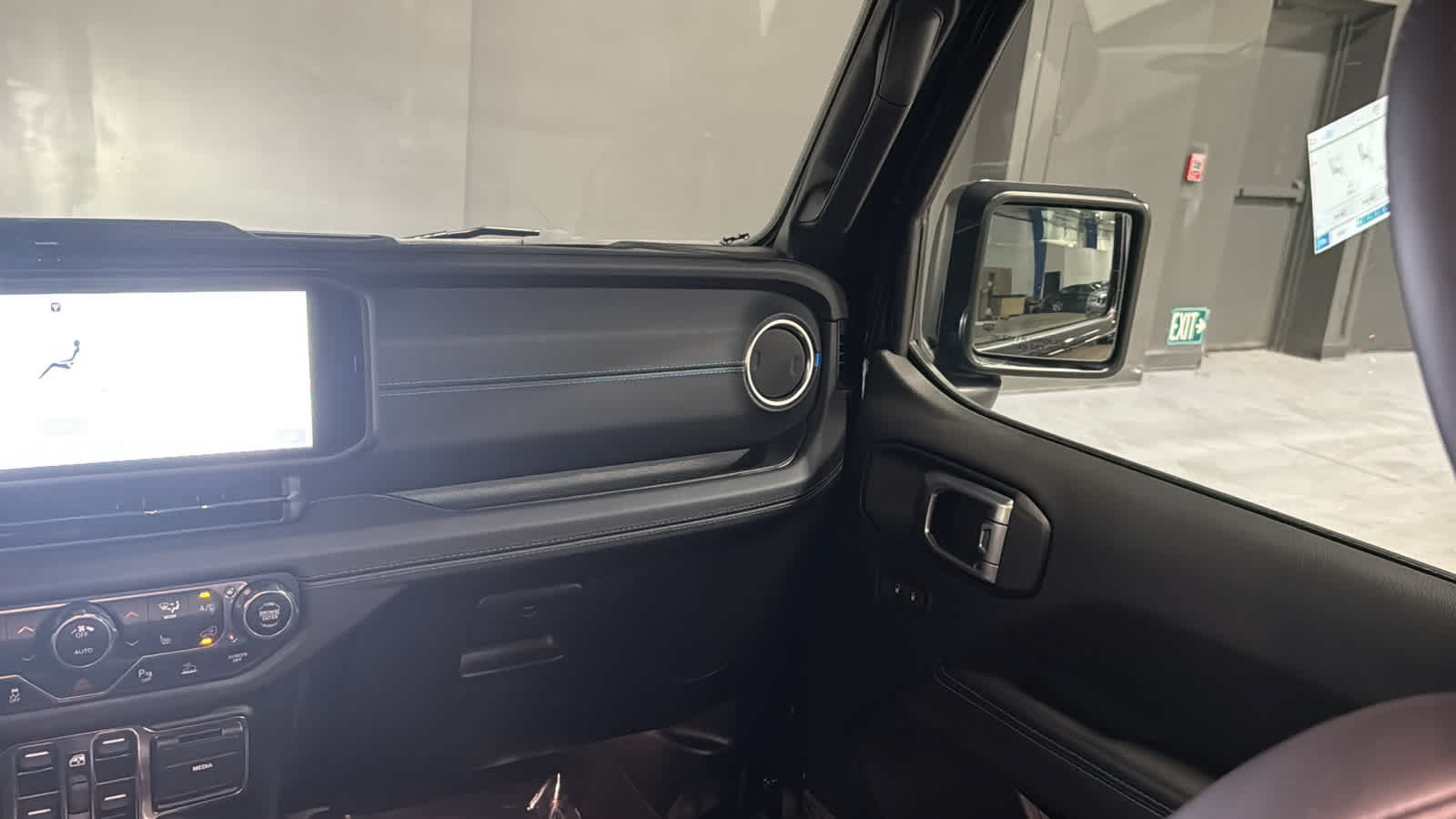 Used 2024 Jeep Wrangler High Altitude AWD/4WD image 26