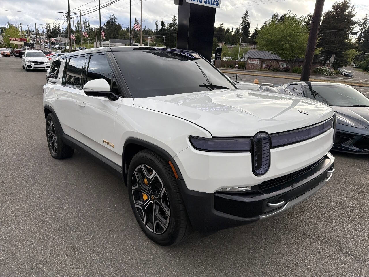 Used 2024 Rivian R1S Adventure AWD/4WD image 4
