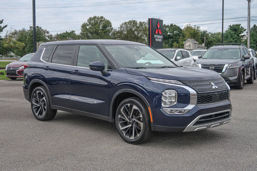 Used 2024 Mitsubishi Outlander AWD