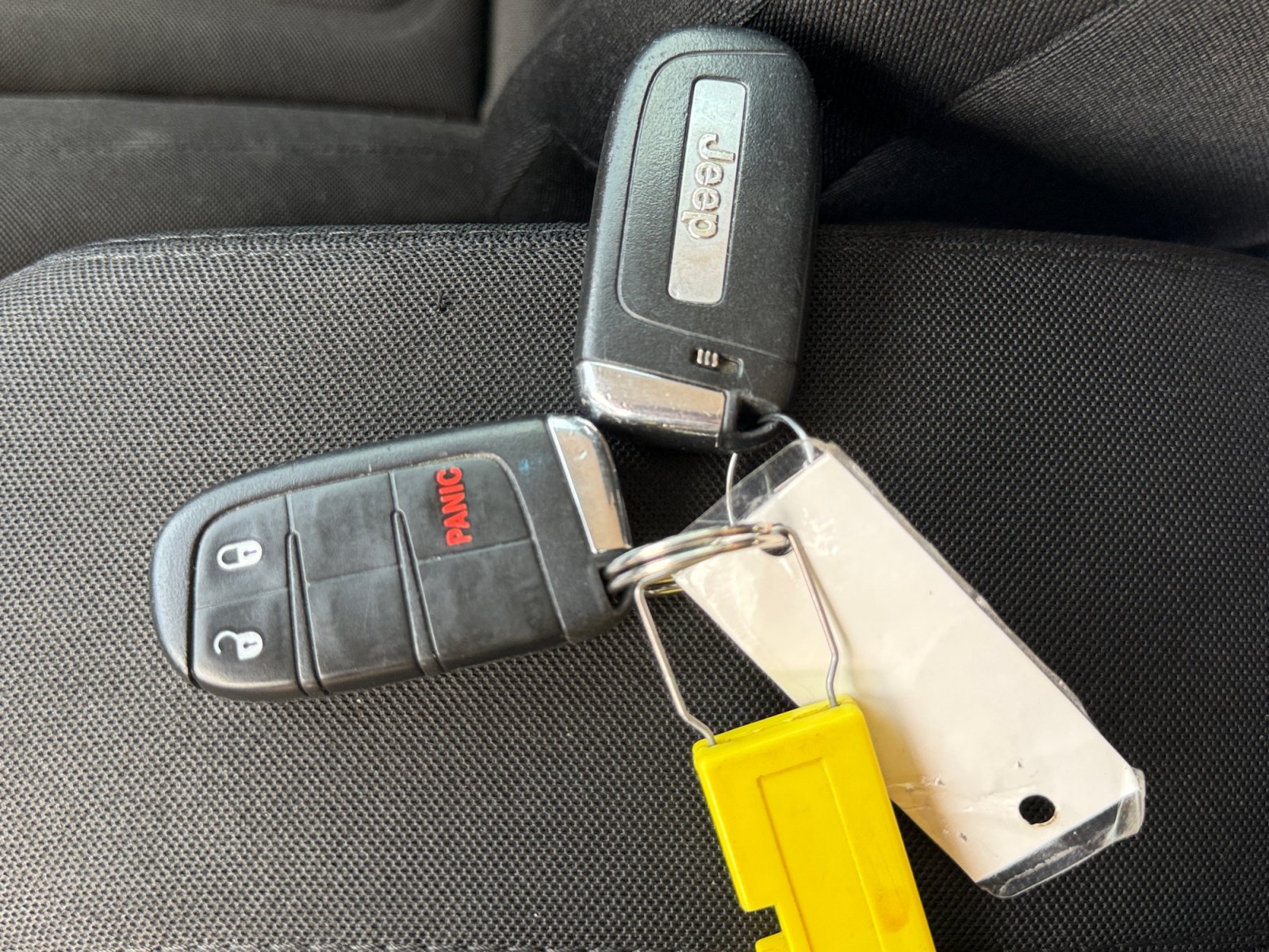 Used 2019 Jeep Renegade Latitude FWD image 27