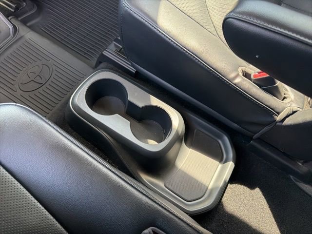 Used 2022 Toyota Highlander Platinum image 19