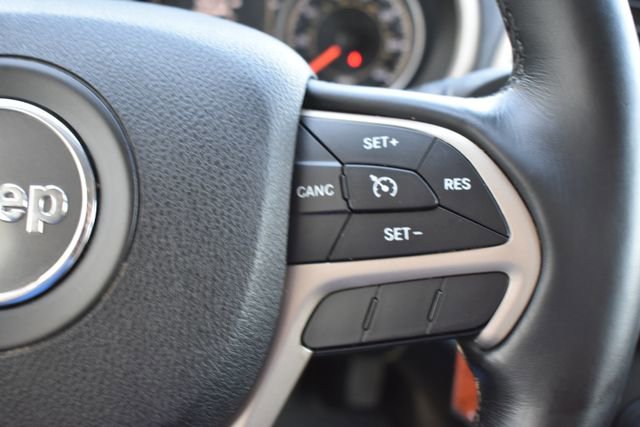 Used 2015 Jeep Cherokee Latitude w/ Cold Weather Group AWD/4WD image 24