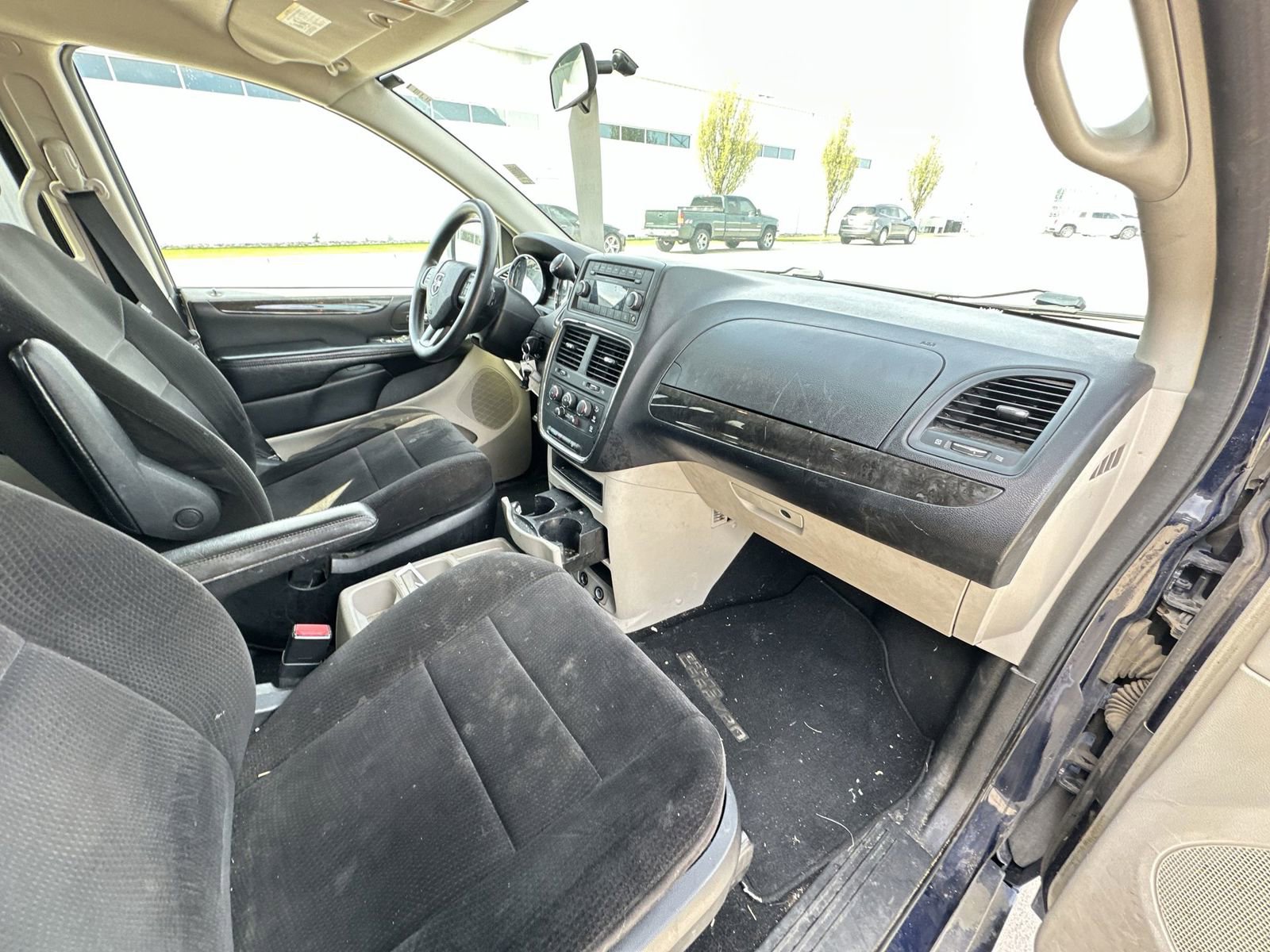 Used 2012 Dodge Grand Caravan SE FWD image 25
