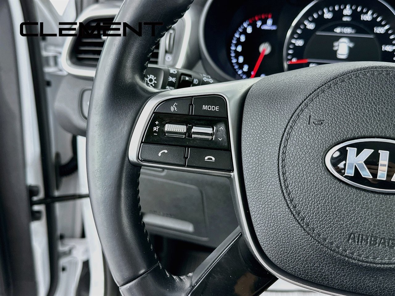 Used 2019 Kia Sorento EX FWD image 16