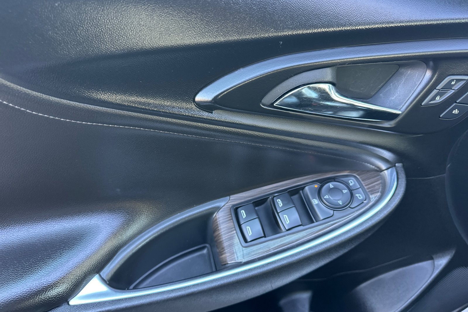 Used 2024 Chevrolet Malibu LT FWD image 11