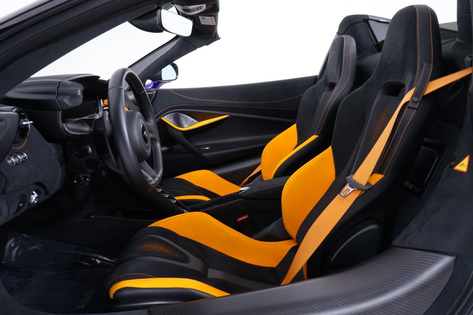 Used 2025 McLaren 750S Spider RWD image 4
