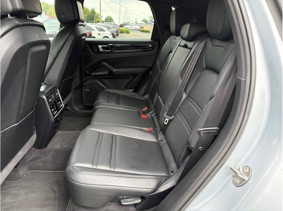 Used 2019 Porsche Cayenne S AWD/4WD image 14