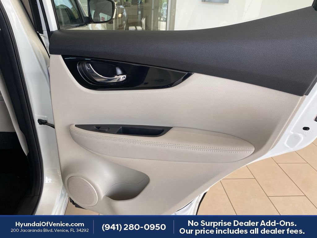 Used 2021 Nissan Rogue Sport SL FWD image 56