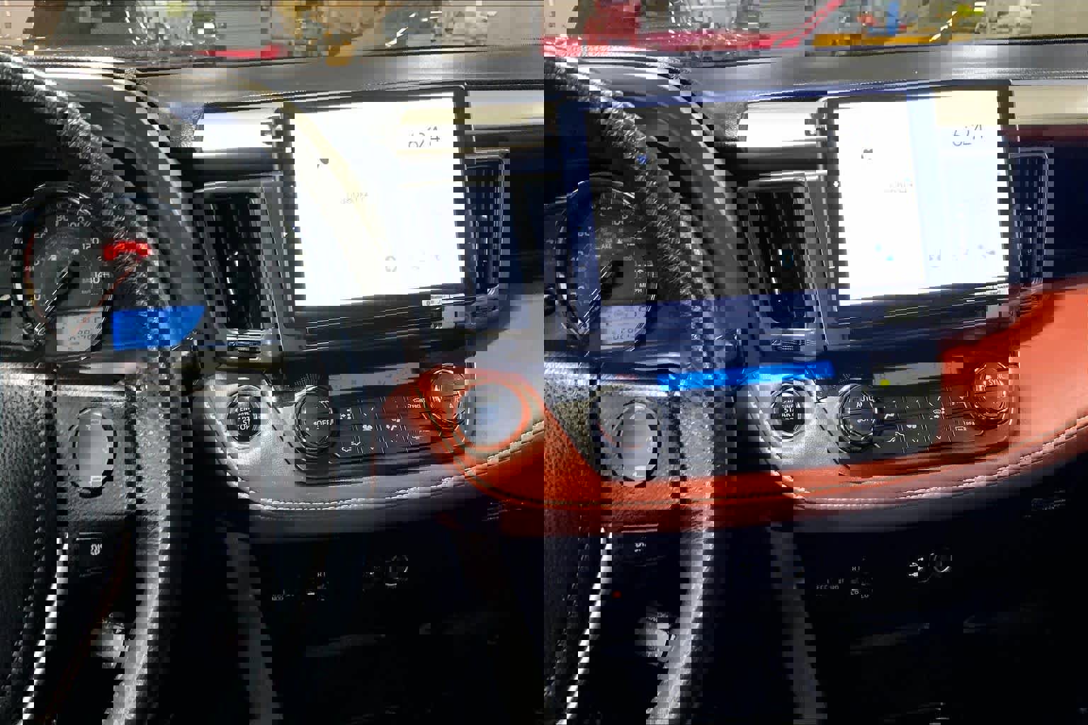 Used 2015 Toyota RAV4 Limited w/ Technology Package image 7