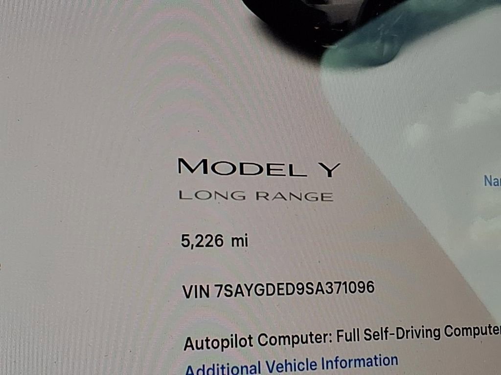 Used 2025 Tesla Model Y Long Range RWD image 40