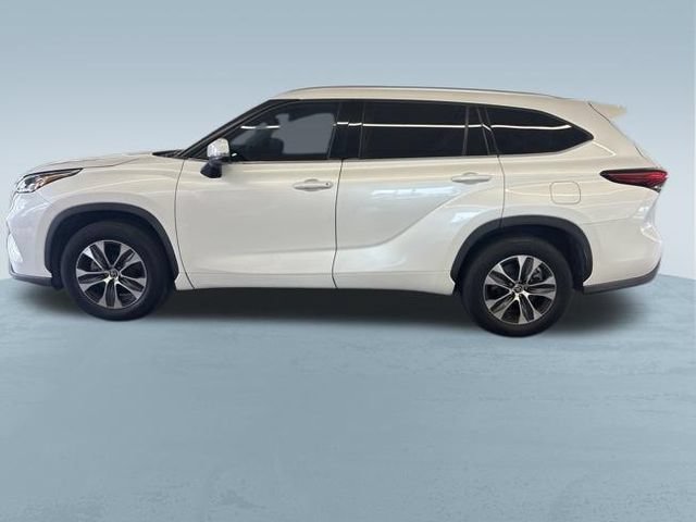 Used 2020 Toyota Highlander XLE FWD image 4