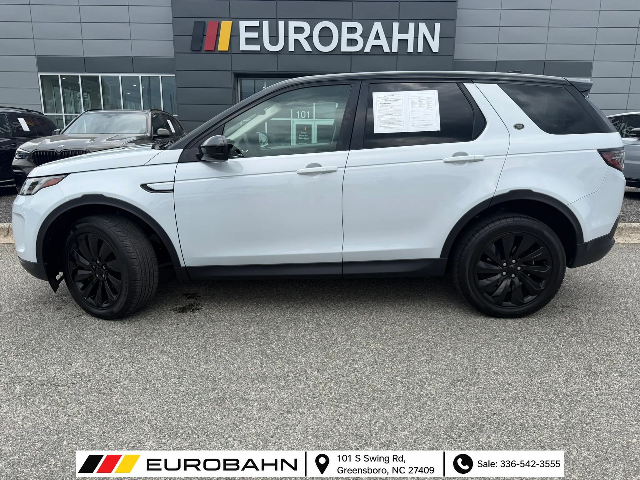 Used 2020 Land Rover Discovery Sport SE AWD/4WD image 2