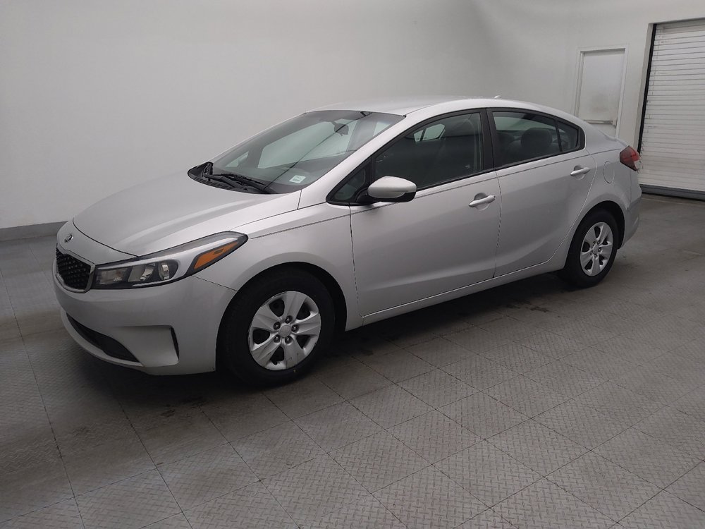 Used 2017 Kia Forte LX image 2