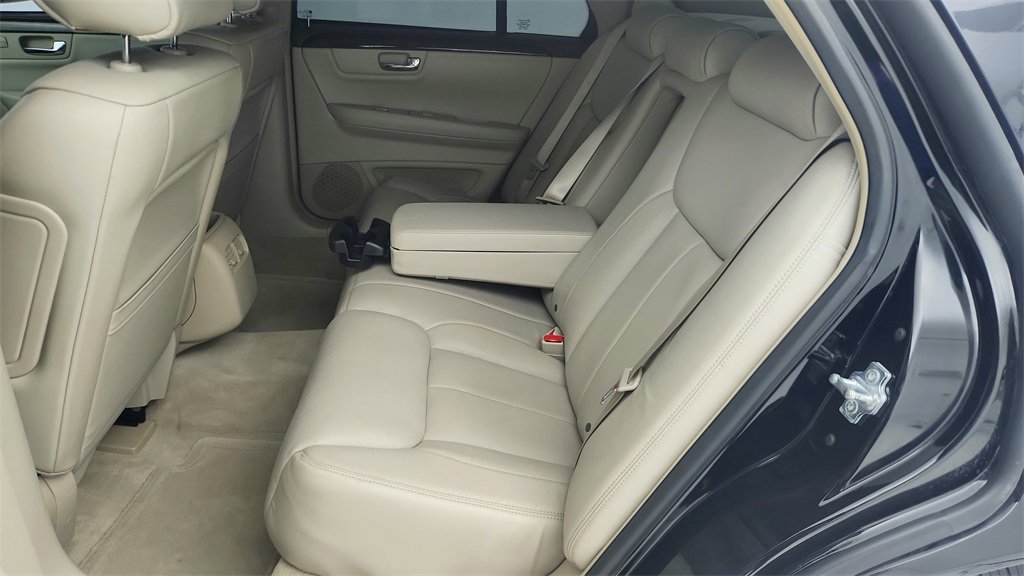 Used 2011 Cadillac DTS image 24