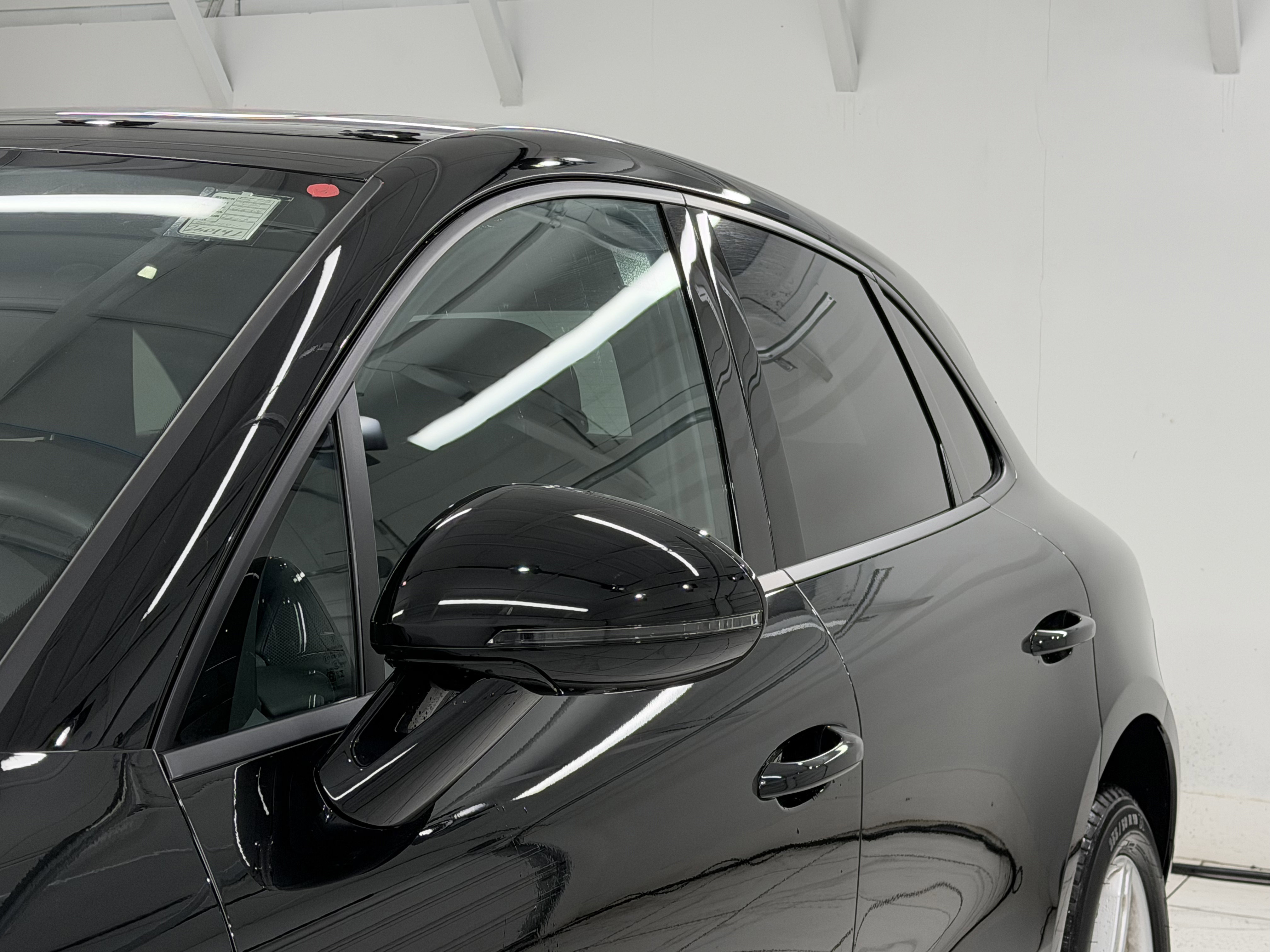 Certified 2025 Porsche Macan image 19