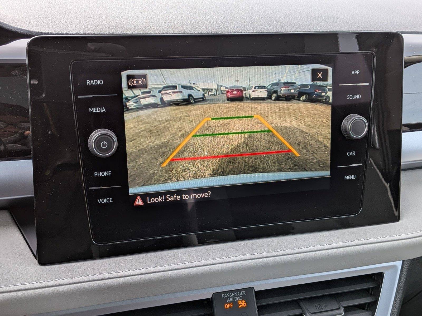 New 2026 Volkswagen Taos SE AWD/4WD image 9