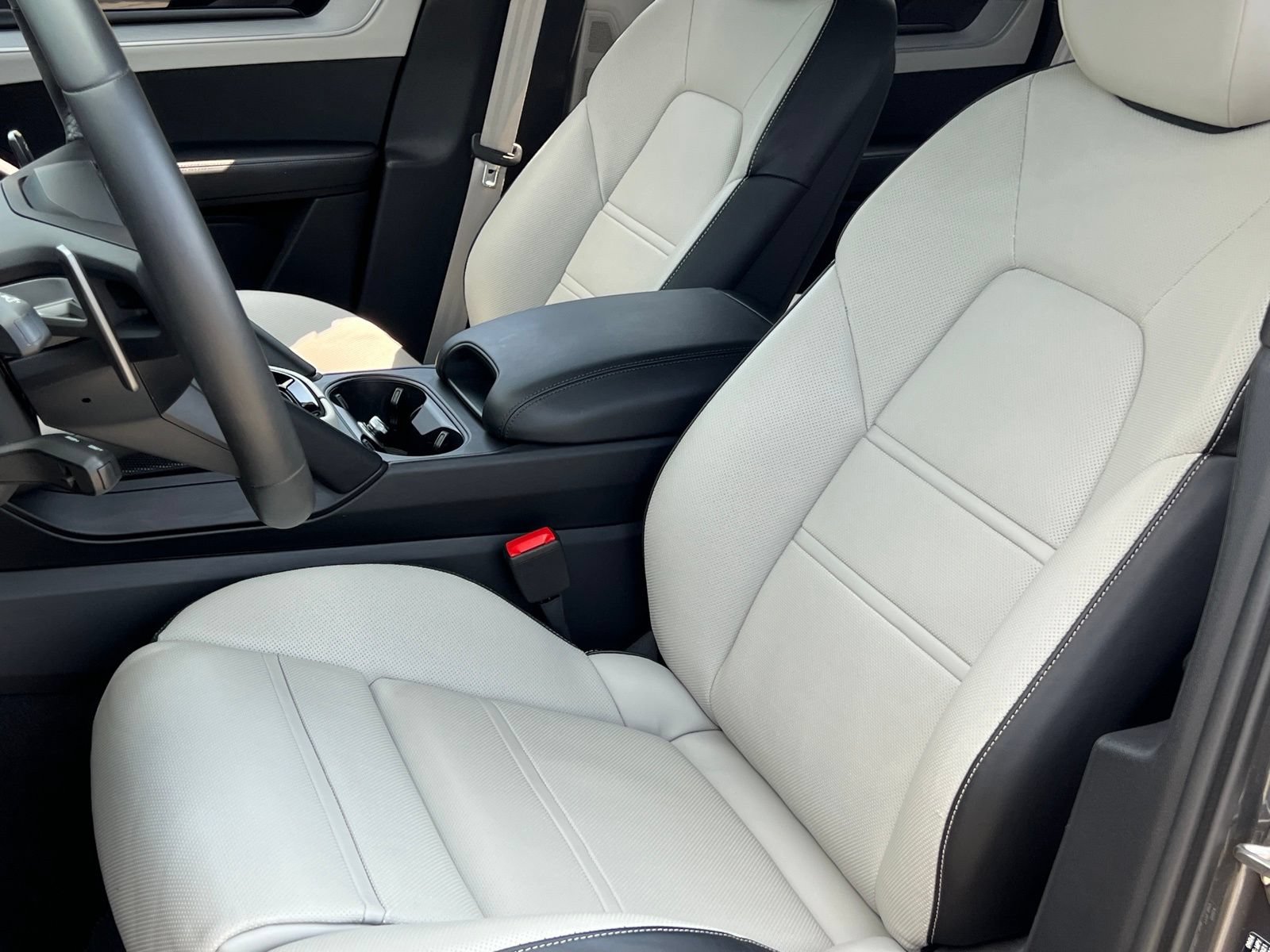 Certified 2025 Porsche Cayenne S AWD/4WD image 5