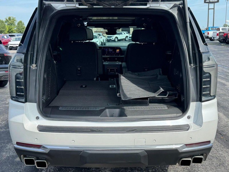 Used 2025 Chevrolet Tahoe High Country AWD/4WD image 5