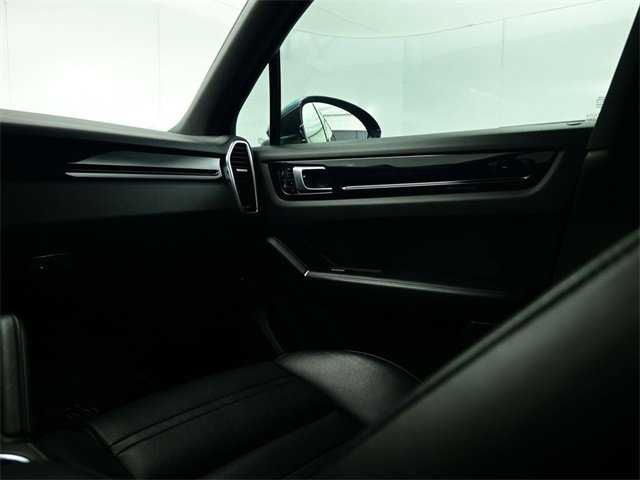 Used 2020 Porsche Cayenne S image 15