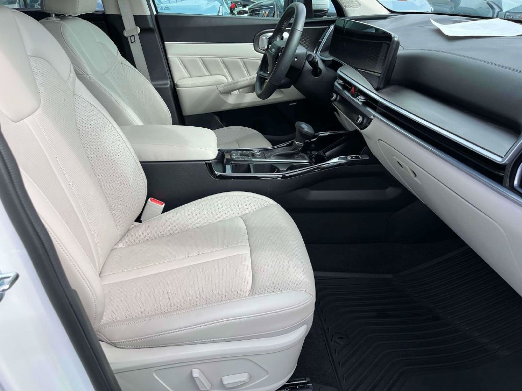 Used 2026 Kia Sorento SX FWD image 13