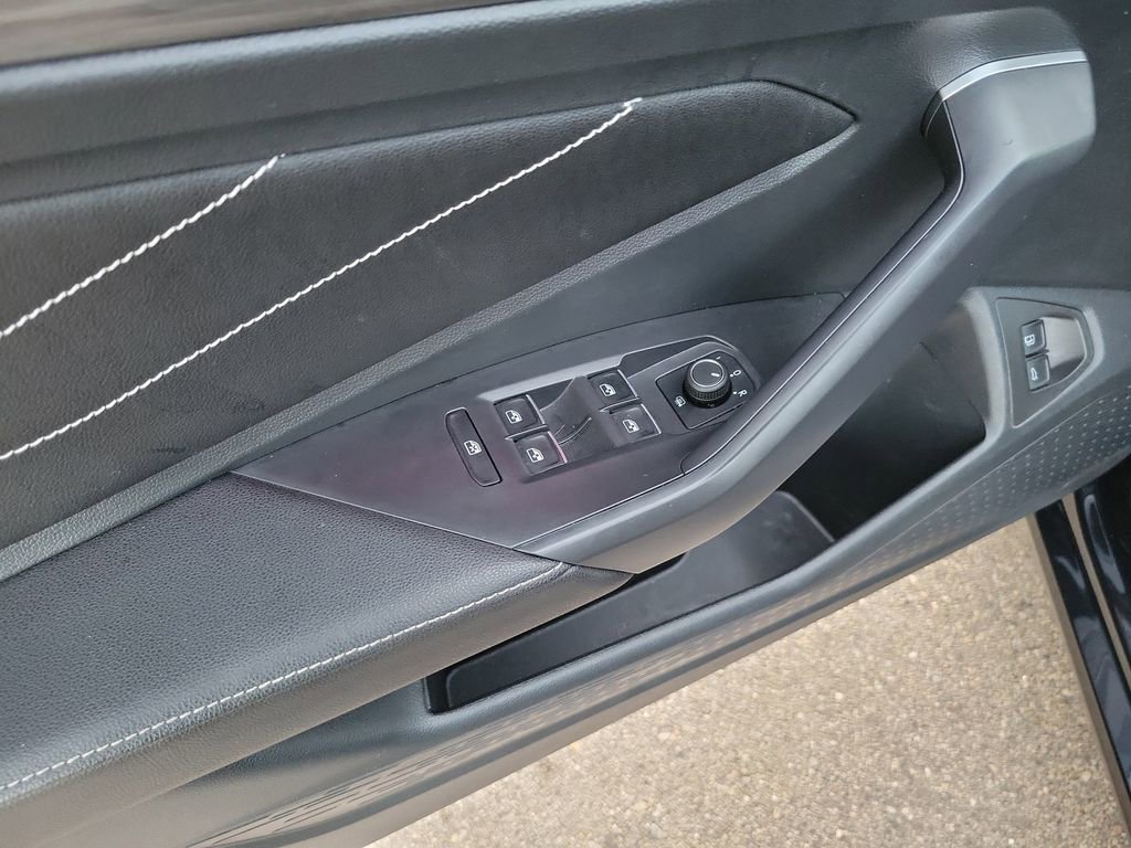 Used 2022 Volkswagen Jetta SEL image 17