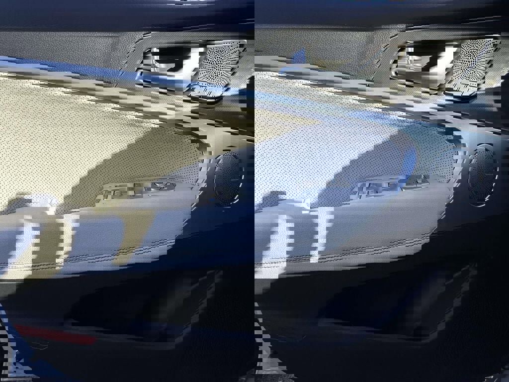 Used 2025 Genesis G70 3.3T Advanced image 19